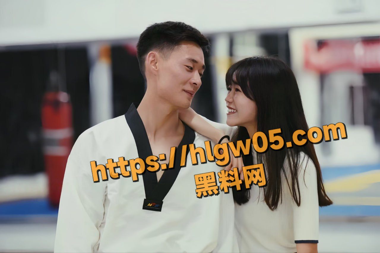 长沙理工大学15级卓越班蒋鑫的私拍视频外泄，黑丝裹身的学生妹从乖乖女变骚婊!