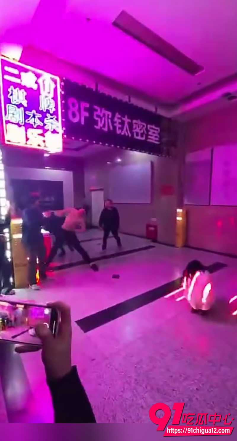 精神小伙1V3事件 5
