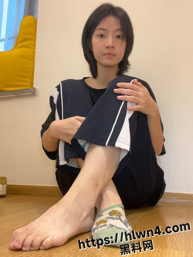 足控爱好者狂喜系列 美少女足交全程高清实拍为家人们献出精品福利！