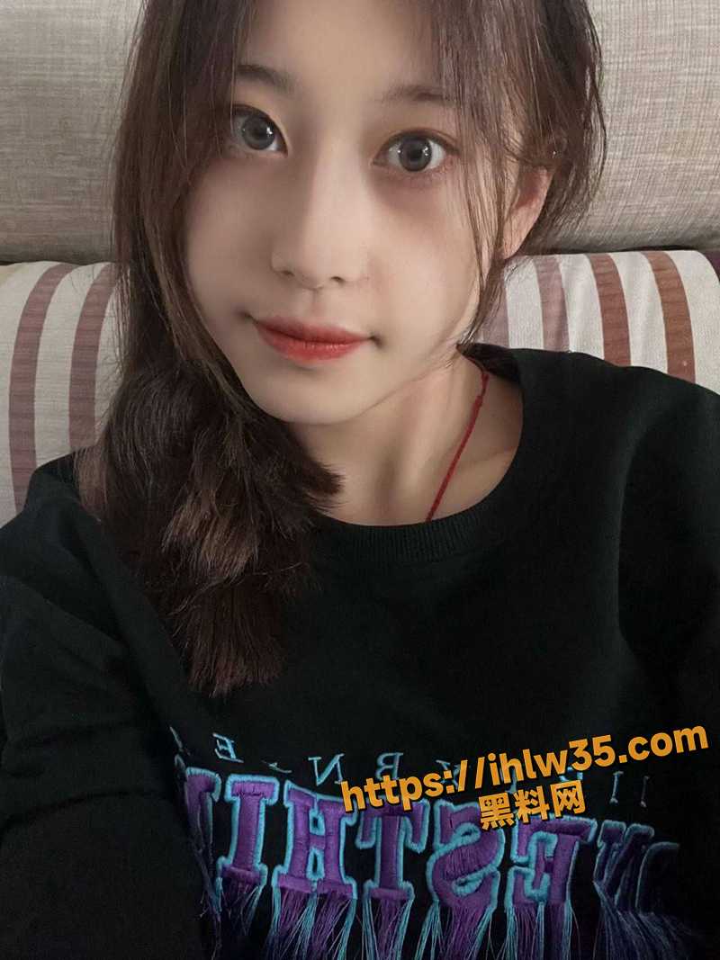 我在网上认识的小护士VIVI PUA她成为极品炮友 白天在医院当天使 晚上跟我激情打炮！