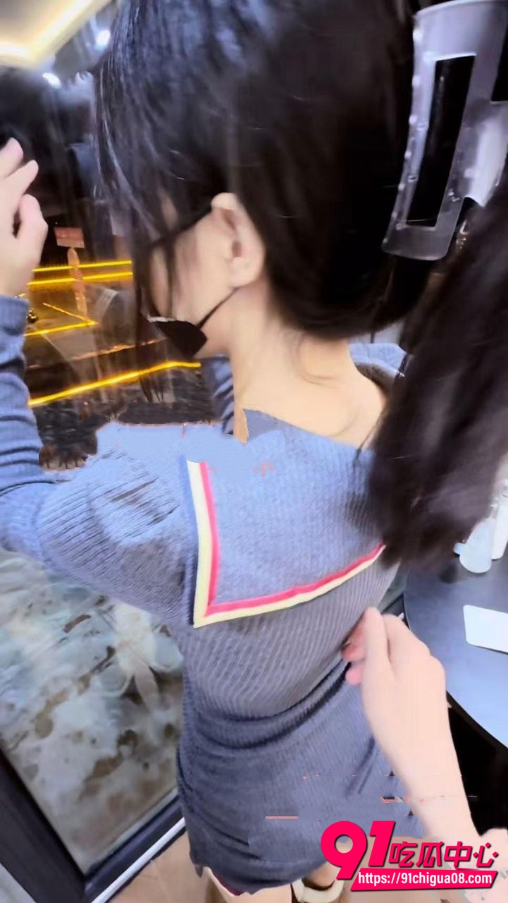 海角乱伦 意淫自己妹妹 圣诞节兄妹二人激情缠绵口交做爱摇椅后入激情狂插淫话超多