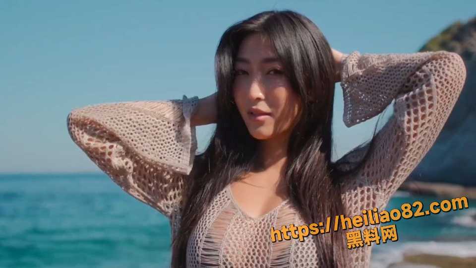 OnlyFans日本95后知名AV女优 水川堇 海边最新户外露出自慰激情作品