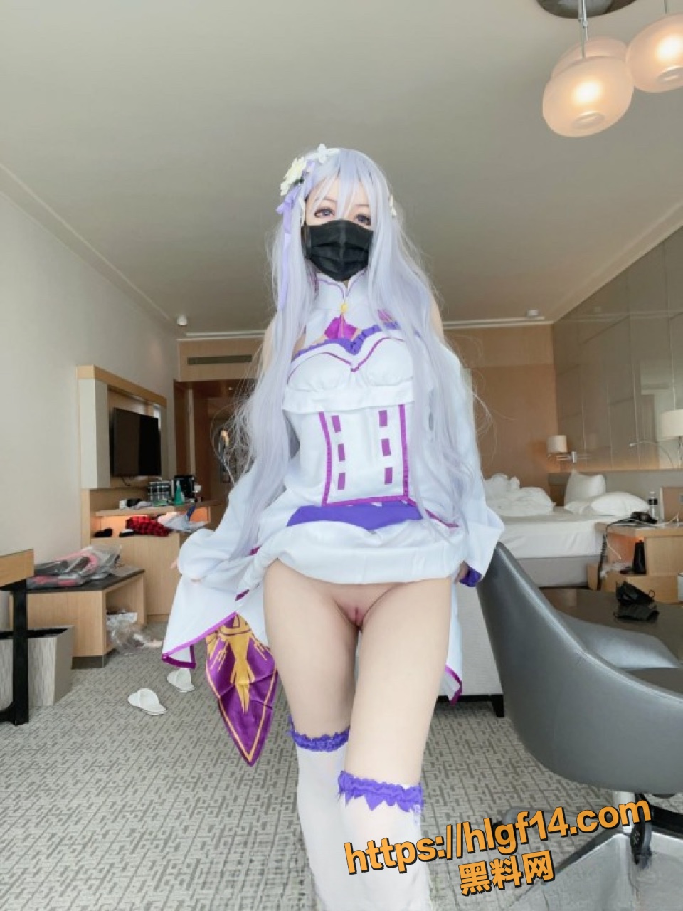 向日君Cos新作爱蜜莉雅 Re从零开始的异世界生活高还原 白丝长腿勾魂摄魄