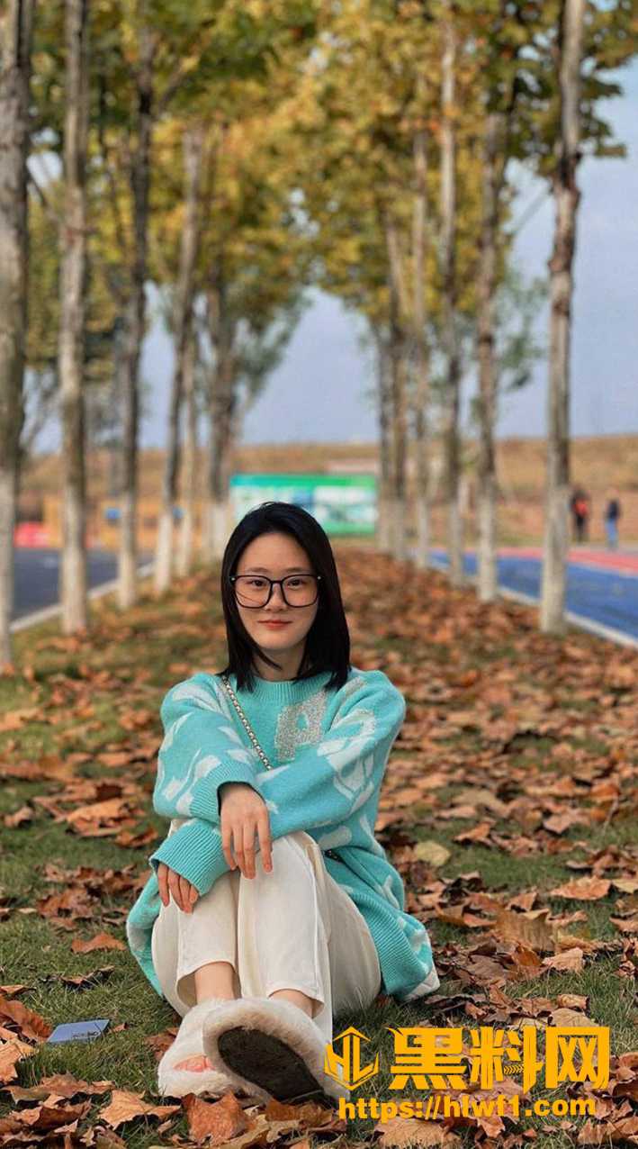 四川极品眼镜婊 毕业后直接被金主包养 反差表现撸点十足