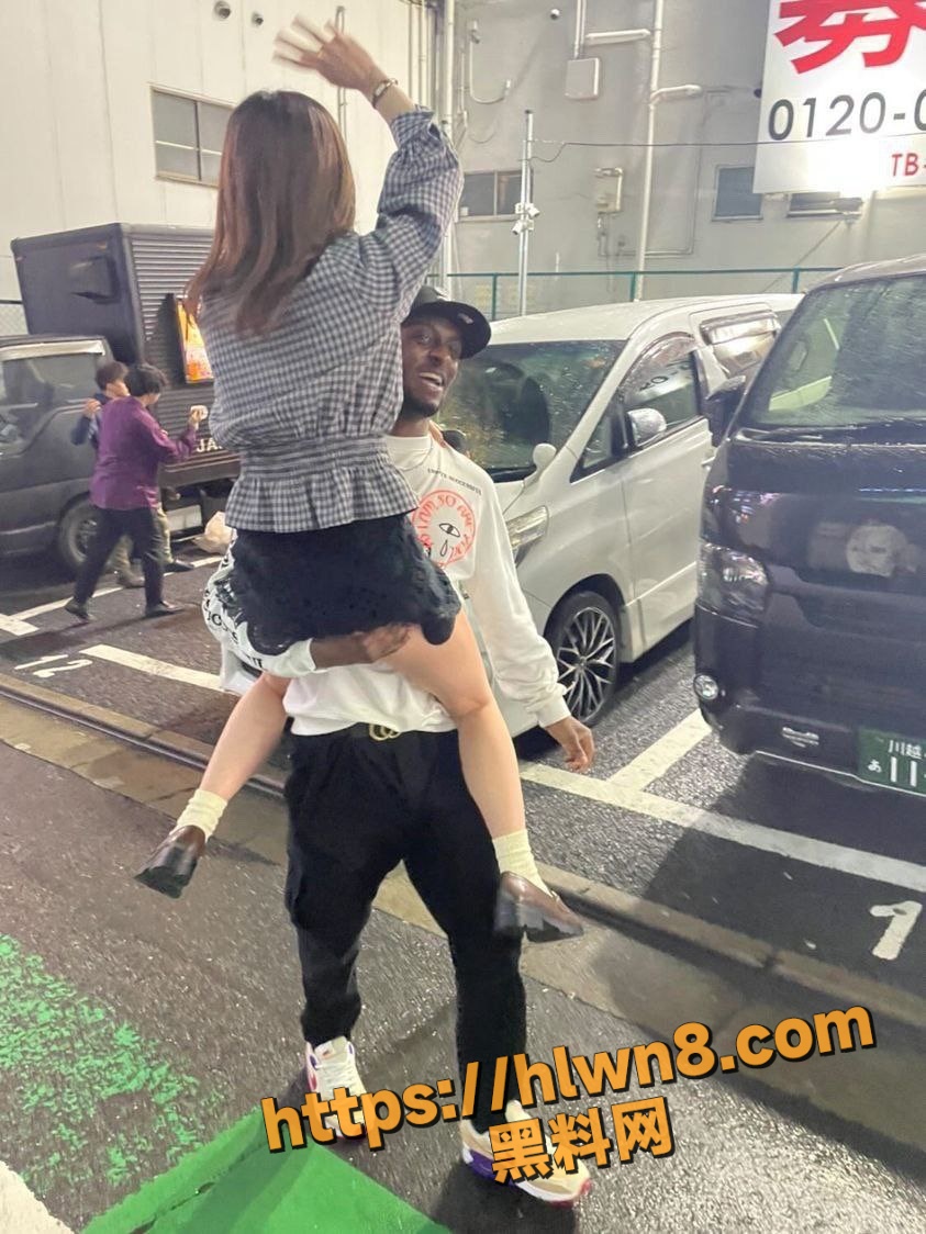 曝光日本媚黑婊和黑爹在一起骂所有的男人都不如黑爹 小骚穴被黑爹大鸡巴狠狠插入！