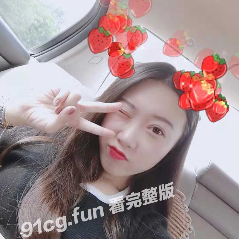 女友闺蜜换上制服后瞬间变淫荡 与男主在家里发生激情性爱 体位猛操直到求饶