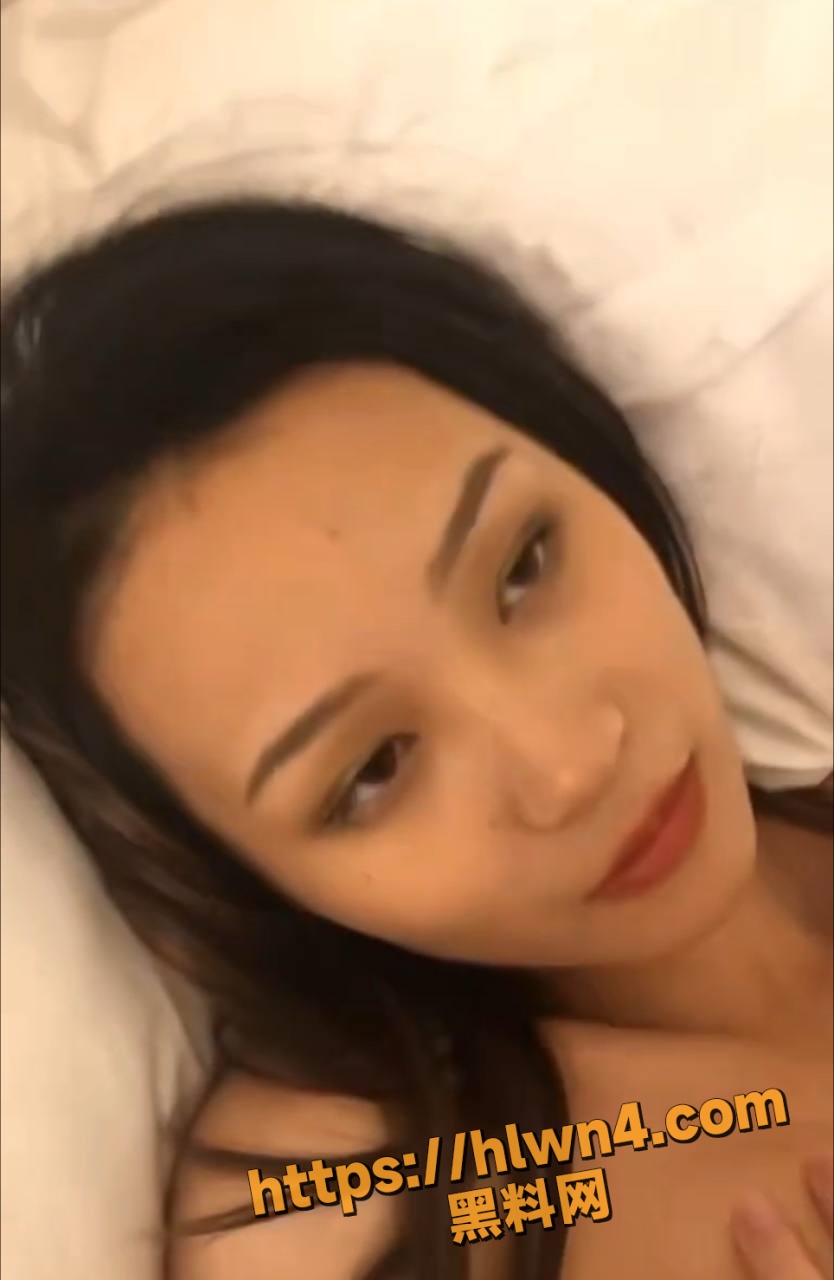 推特著名网黄 舌尖上的菊花 顶级嫩模与闺蜜全裸双女互舔接吻互摸 女女看起来别有一番风味！