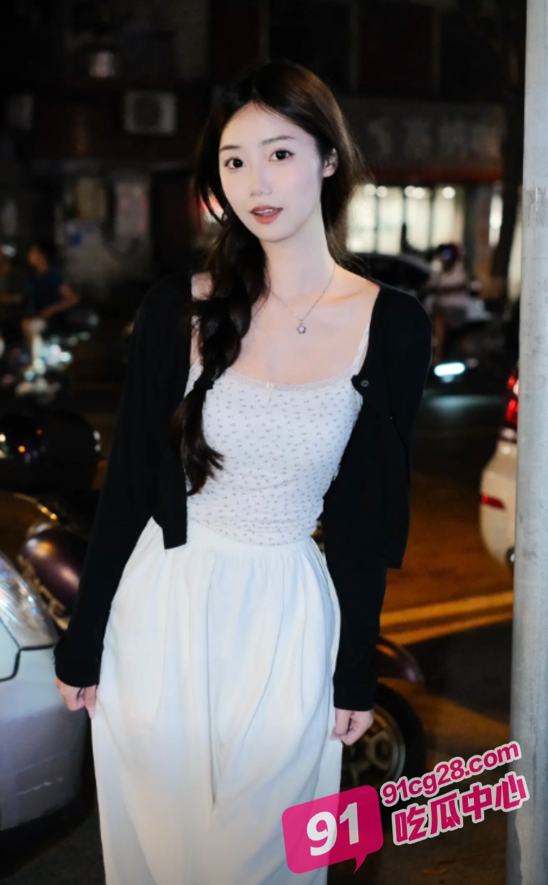 长腿模特灵灵新作！美女化身私人男科医生 被胶带封逼性虐待！ 配图3