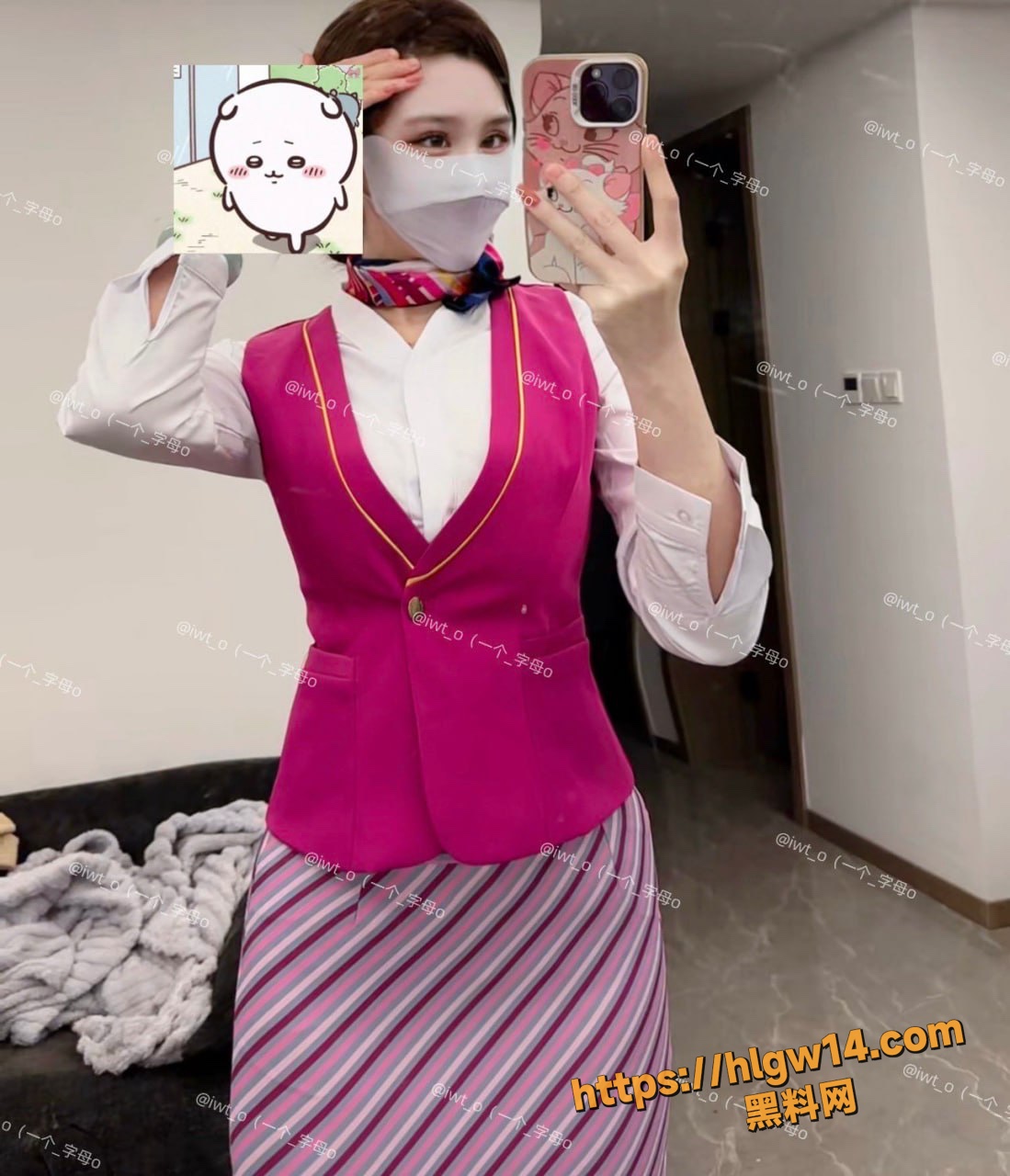 推特性感空姐女神C樱 露脸风骚尤物 制服诱惑下被土豪狂操 母狗般臣服的极致反差体验
