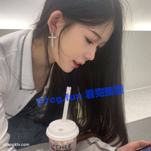 英雄联盟职业选手 Uzi 反差女友 奶米 口交视频视频流出 舌技细腻且充满情欲