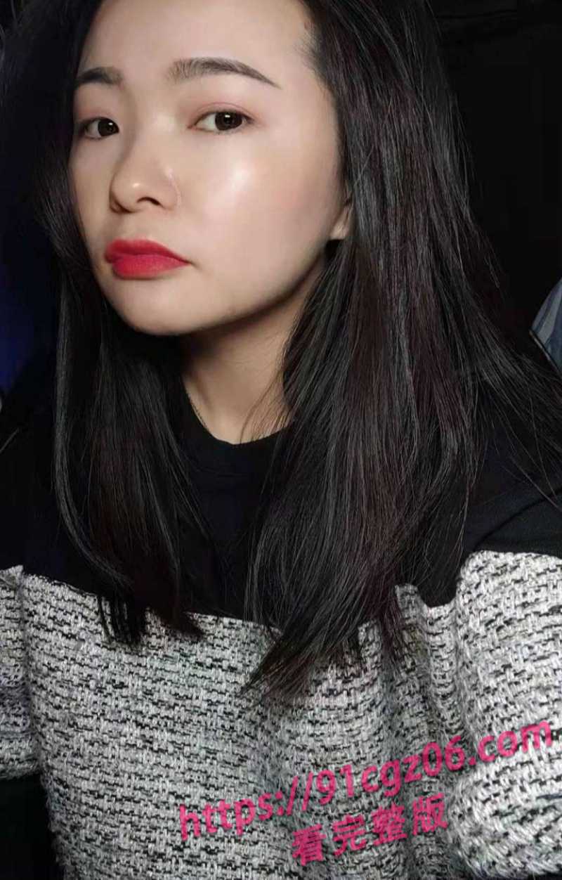 四川人妻张英婚内出轨 人见人骑的反差骚母狗 有点微胖操起来很带劲!