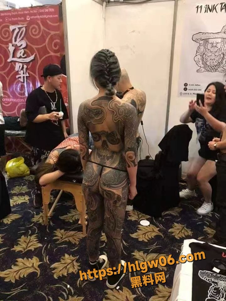 2025纹身展纹身小妹合集展现好女孩风采,创意纹身设计揭开艺术圈新星的独特魅力!