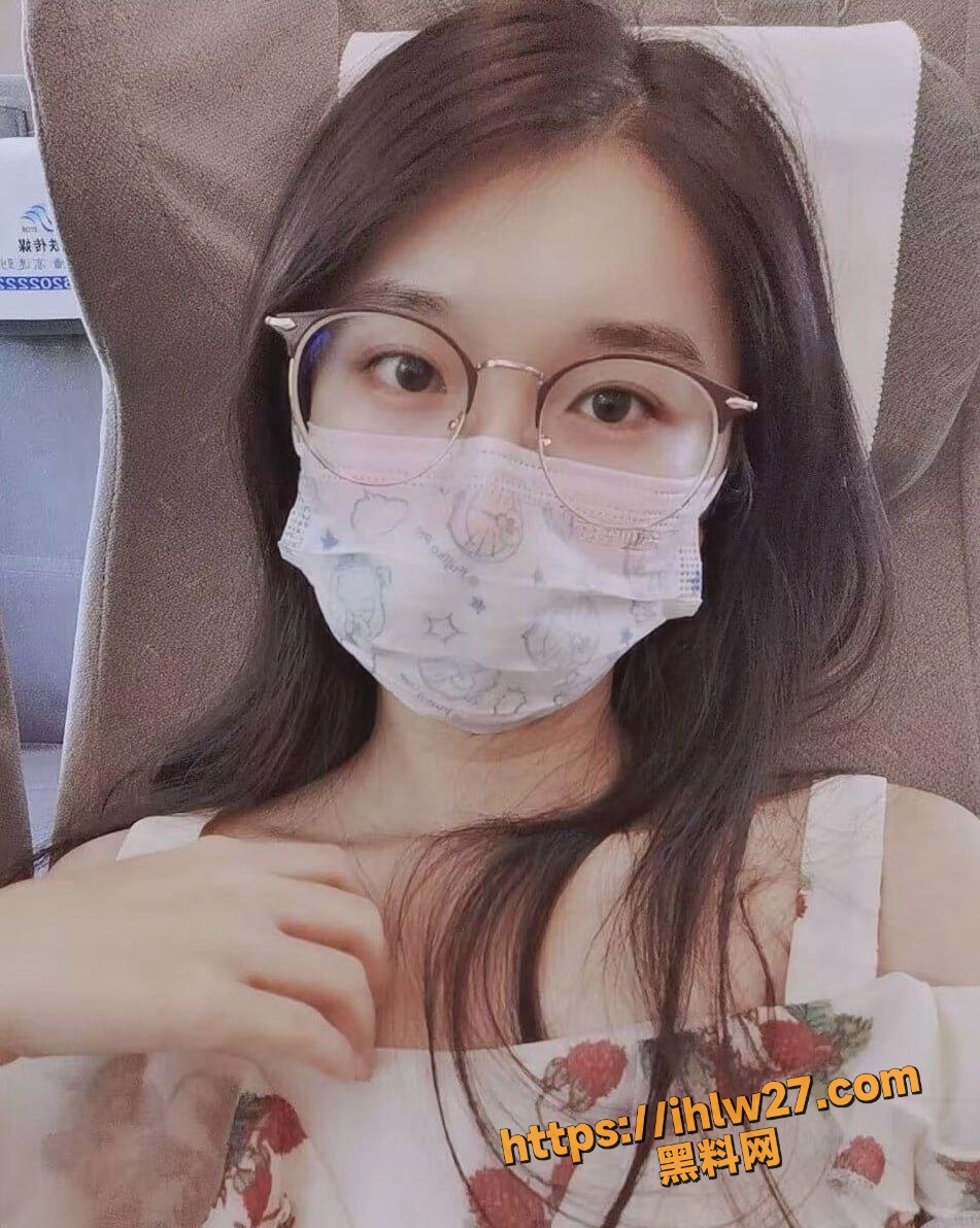 人瘦逼肥的小骚货装上尾巴发骚 坐屌骑乘女上位超享受过程！