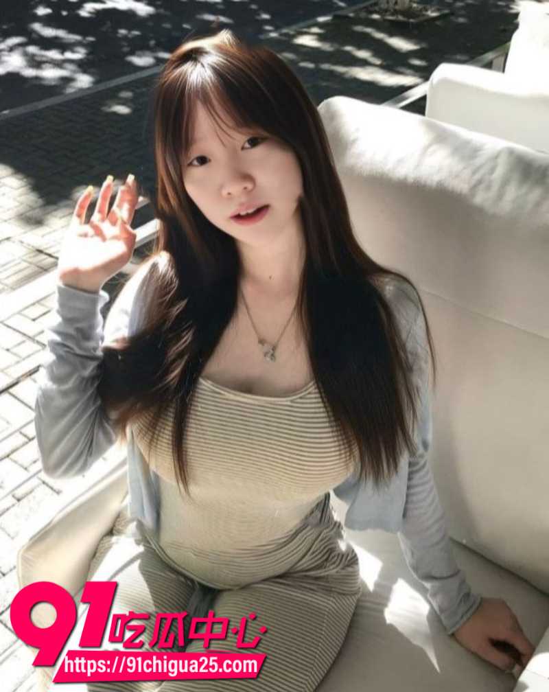 广东微胖嫩妹闫丹 裸贷逾期导致资料全部曝光 妹子的通讯录直接被挨个轰炸