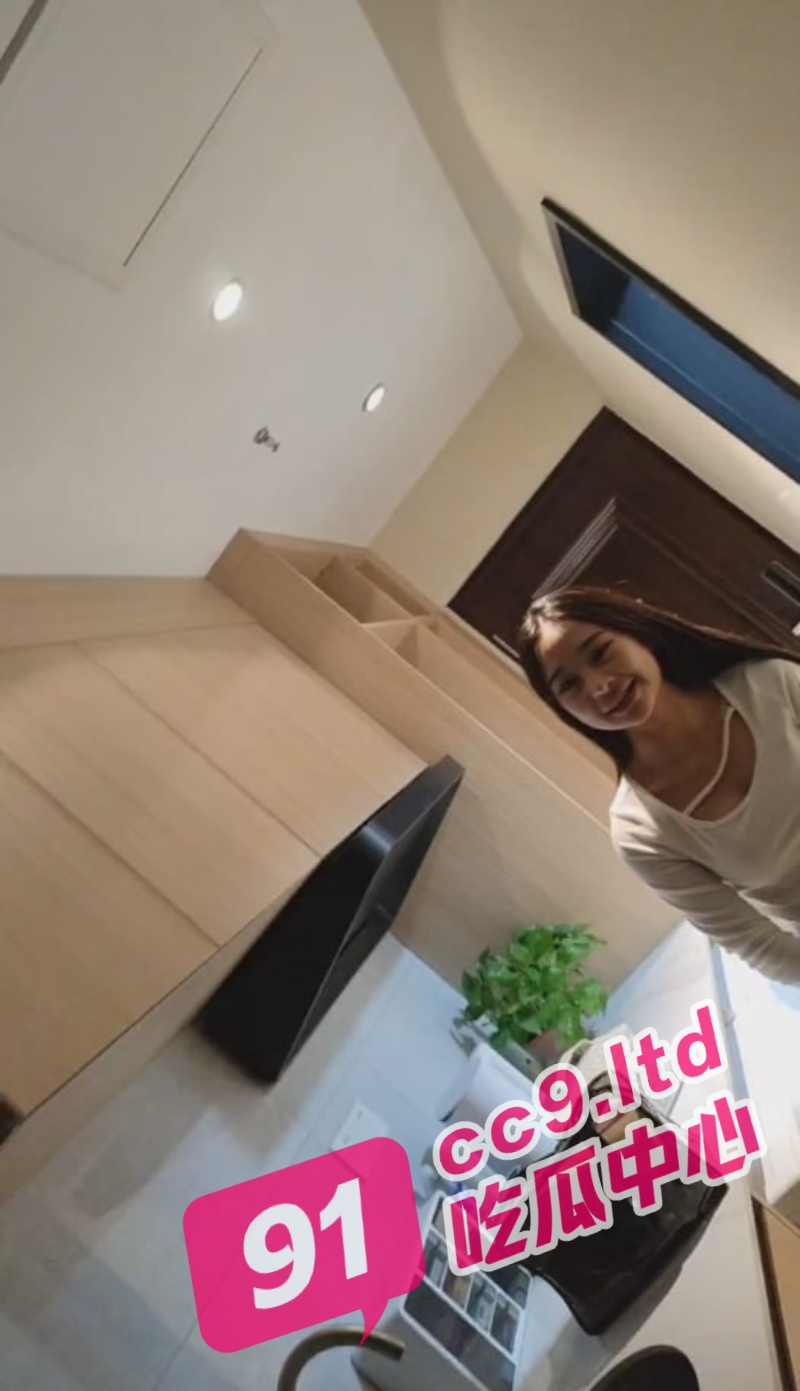 抖音同城第一视角找骚鸡 纹身女全程真实对白 大哥带你嫖娼过程