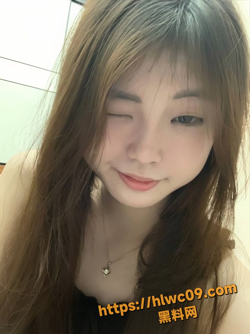 极品素人情侣性爱视频泄密 女主珠海学生妹 李雨夏 被男友各姿势爆操