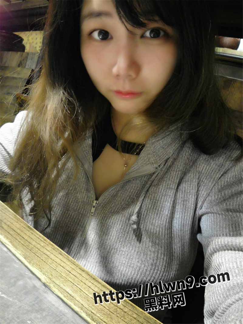 广东江门技校BBW骚母狗 区淑欣 在镜头前大秀丰满身姿 嫩穴被水晶棒插的淫水四溢
