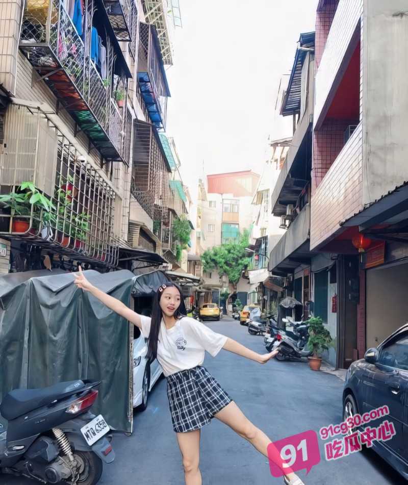 安徽工业大学 陈雨桐 白嫩蜜穴秀 青春美少女诱惑自摸秀 简直就是青春荷尔蒙炸弹 配图6