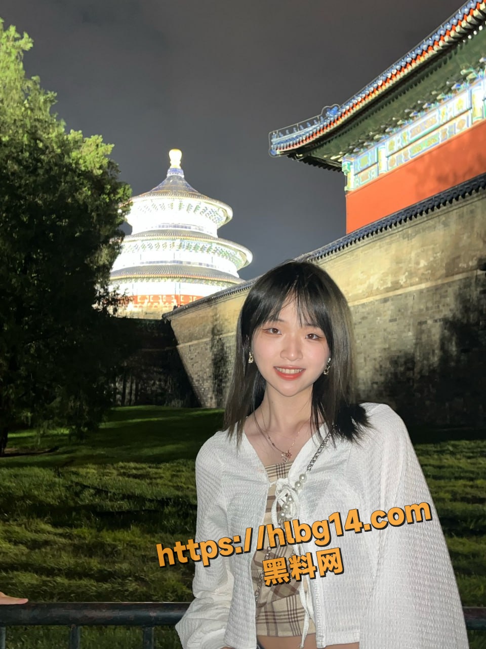 高颜值清纯嫩妹 刚步入社会就释放隐藏反差婊属性 疯狂开视频裸聊寻大屌 觅高潮 反差感拉满！