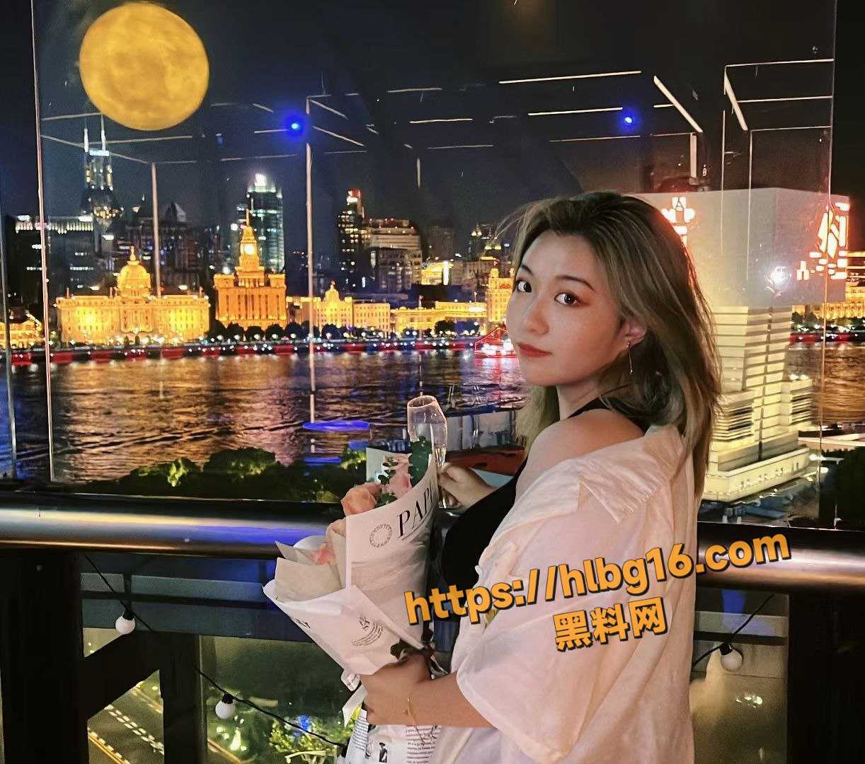 上海市极品大奶尤物纹身母猪裸聊甩奶淫态毕露 酒店后入狂操流水不止视频泄密！