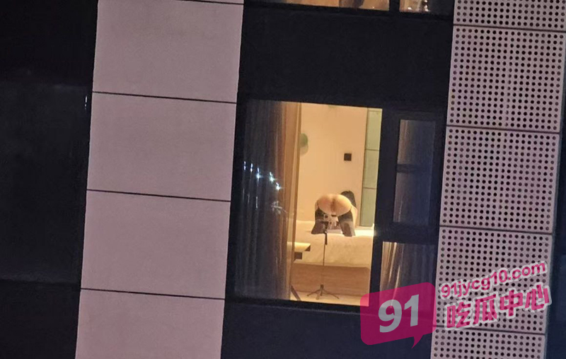芜湖美女博主鱼鱼骨 未拉窗帘给榜一大哥的私拍流出！ 配图7