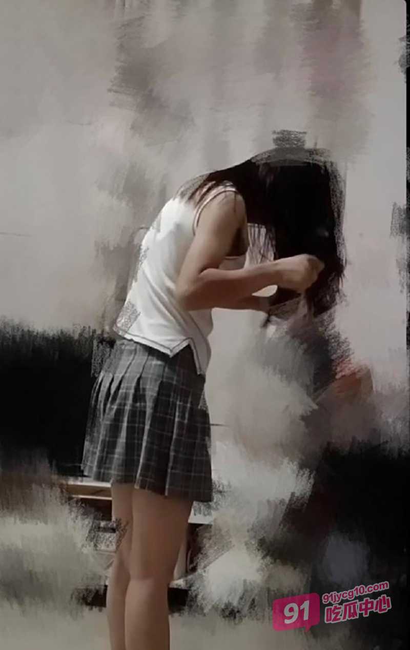 「兄妹乱伦」意淫妹妹已久终于狂干一次 没想到妹妹更粘人！
