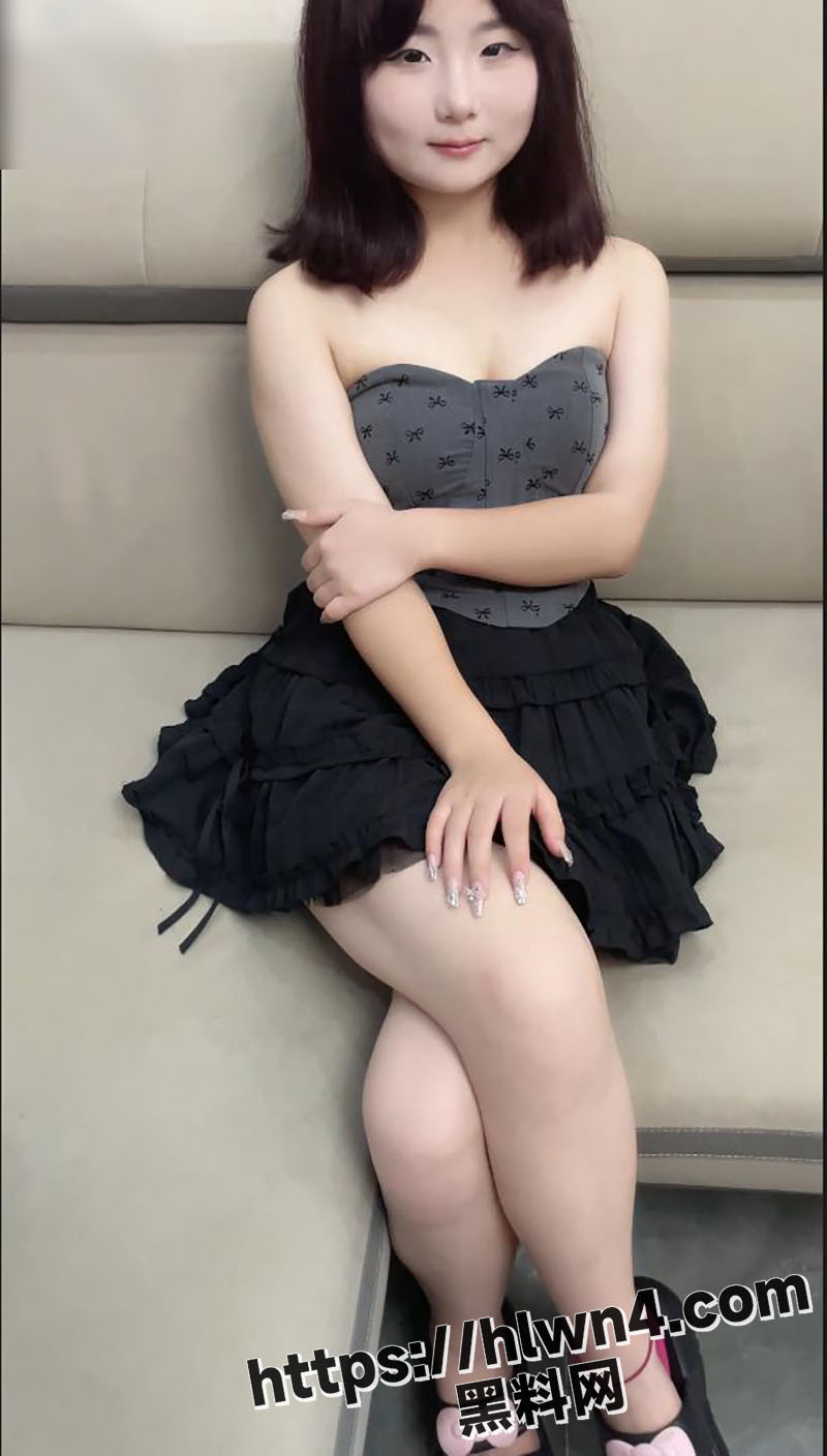 海角大神 烟色晚空 连奶头都是粉的极品嫩妹 带朋友去兄弟家里干他的粉嫩老婆