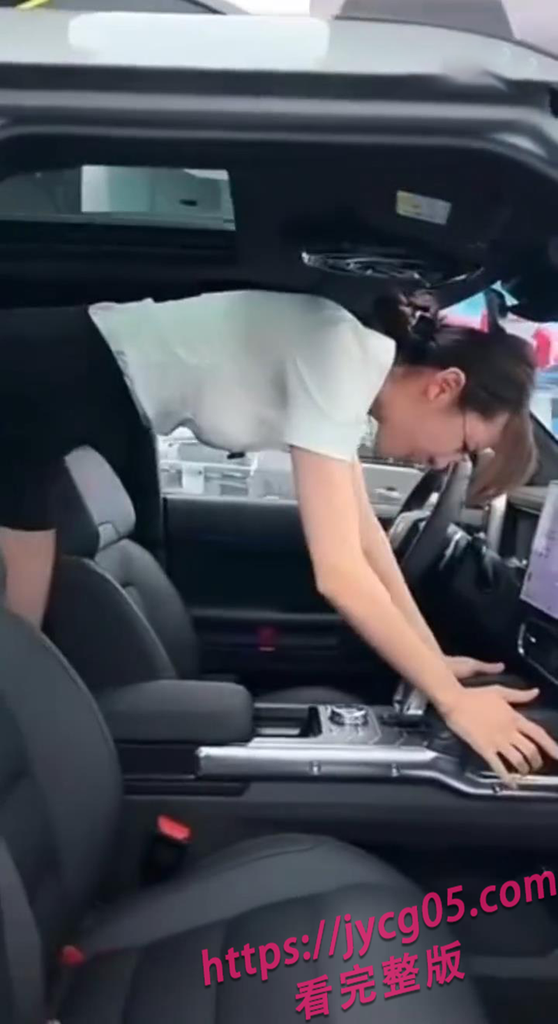 卖车变卖肉 女主播极限擦边博流量 捷途直播间遭永封！ 配图2