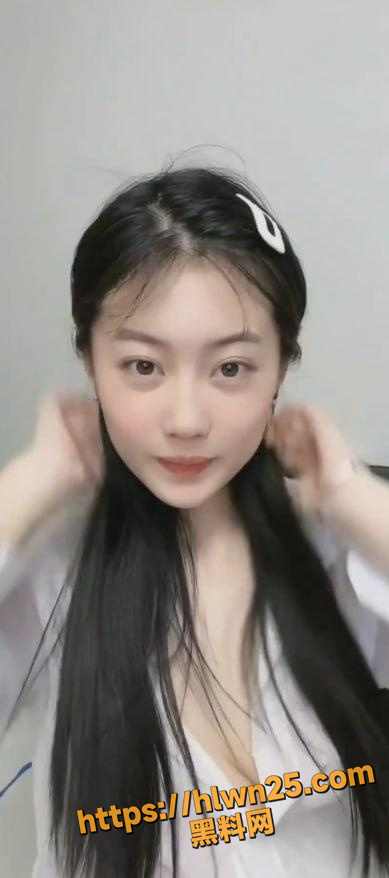 抖音小网红 虾滑 初出茅庐的良家乖乖女 笑容甜美声音温柔 水晶棒自慰奶心萌到心坎里