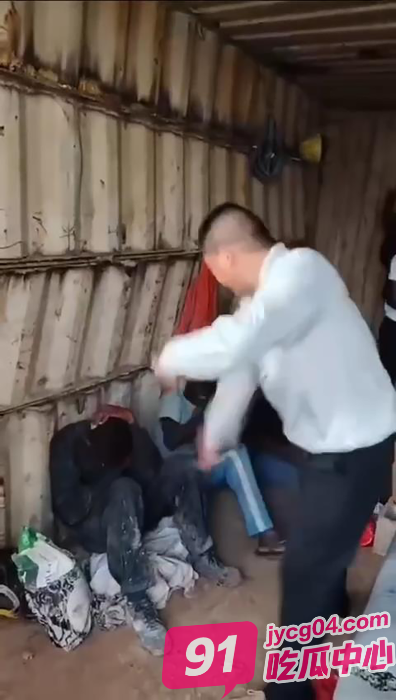 21世纪惊现三角贸易！用约炮诱骗黑人过去！被丢进煤窑活不过百天！ 配图5