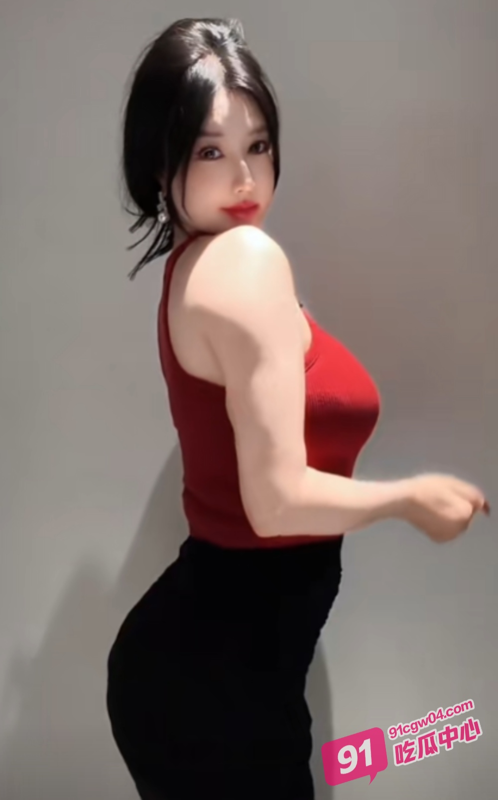 抖音巨乳网红树媛MM 制服丝袜超级淫荡福利 超高颜值丰腴身材 肥美蜜臀香艳万分 配图2