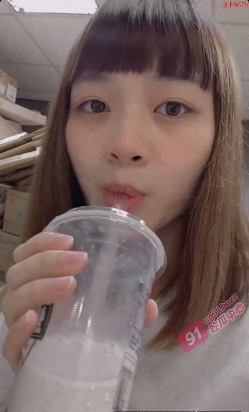 瓜友投稿～御姐范可爱系学姐假装害羞口交 实则是爱吃精液的骚货！