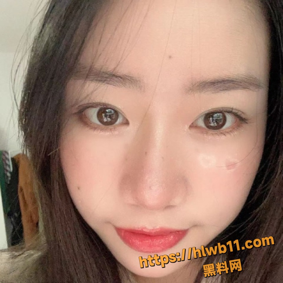 青岛港湾学院01年表演系反差婊李琦杉被男友曝光 高中被富哥包养调教 大专继续当母狗！