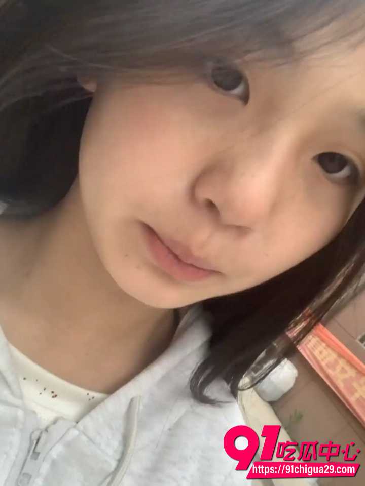 杭州白嫩学生妹张可依和男友床上激战 私密性爱视频流出 多角度近距离记录全过程