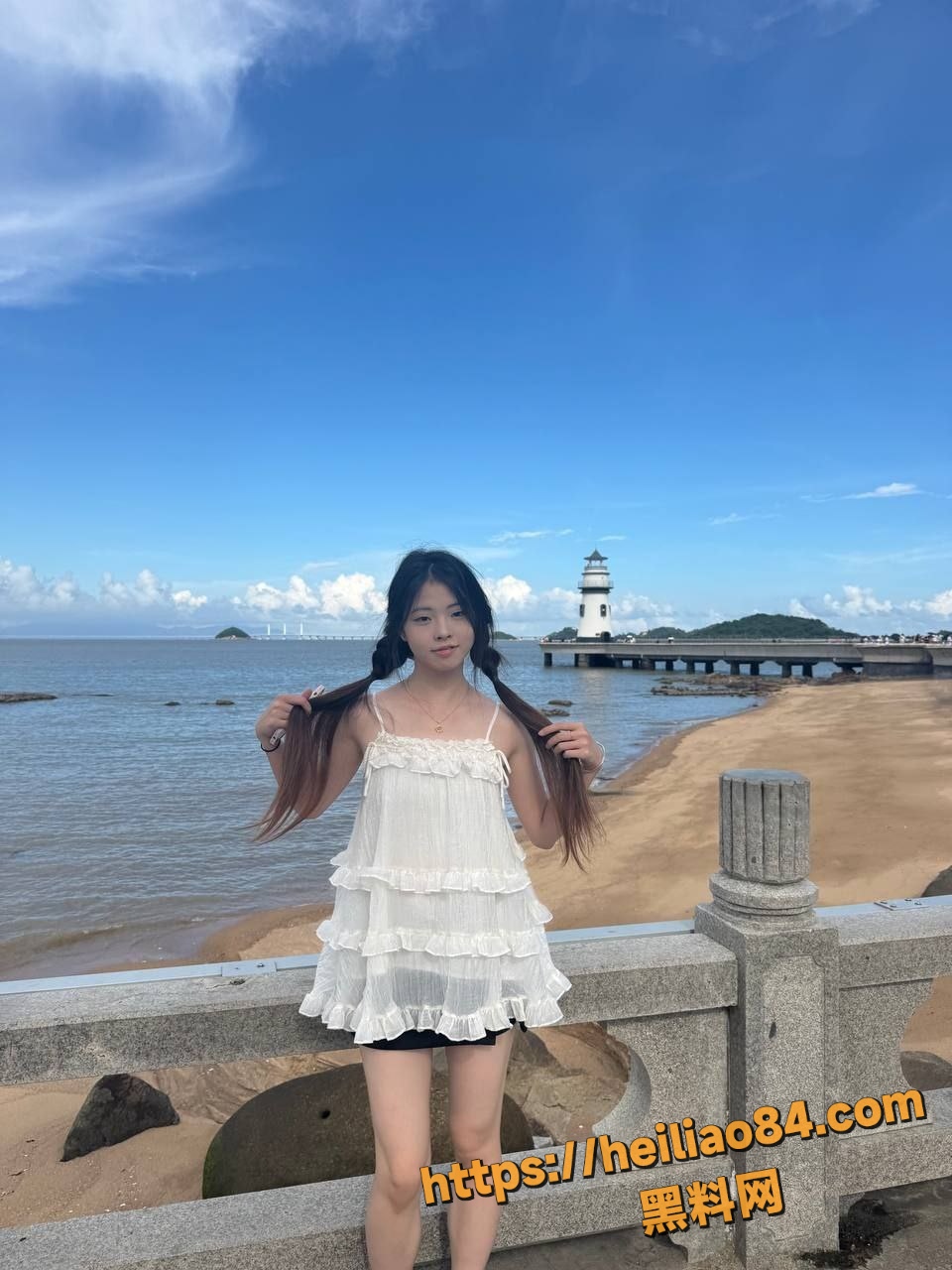 上海学生妹 李金 瞒着男友约炮 被发现后性爱视频全曝光 明明有男友还偷吃太骚