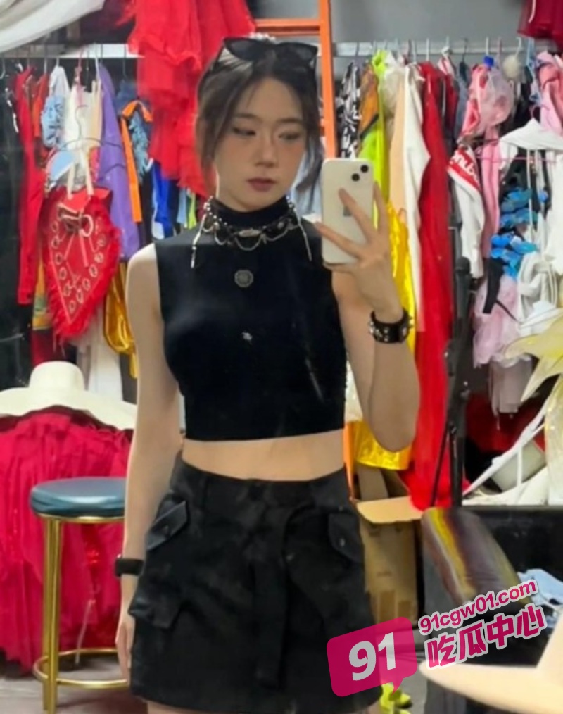 江苏女学霸 陈晓琳 自甘堕落 上岸当老师后还不满足 最后沦为酒吧的淫荡MC！ 配图6