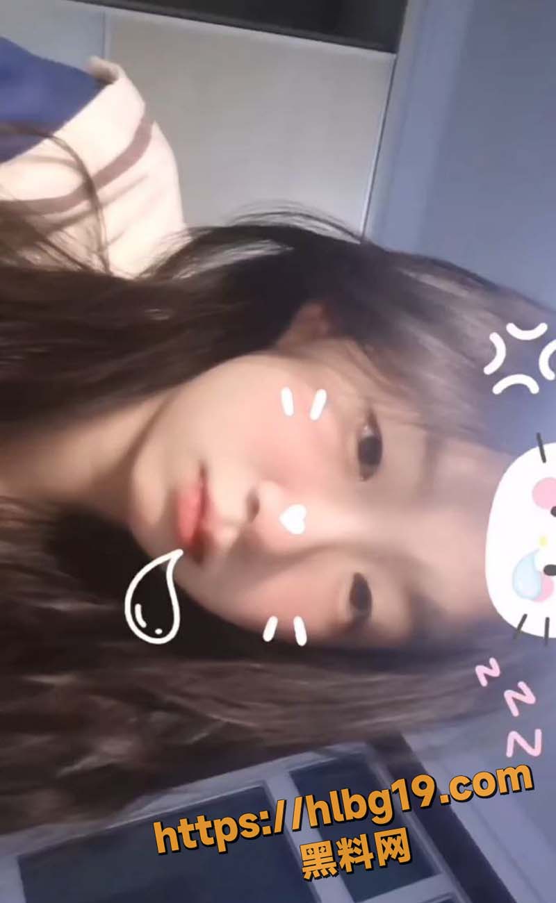 浙江台州眼镜婊 江雯婷 自慰视频流出 发摸奶抠逼视频诱惑男人 与可爱外表形成巨大反差！