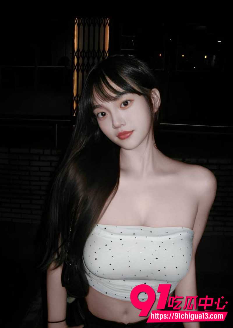 山东潍坊地区00后换妻 面对陌生的肉棒 母狗骚穴变的更加敏感