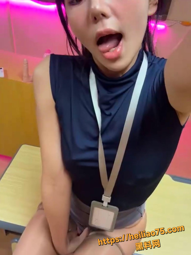 抖音 嘉嘉老师 补课带着跳蛋听学生指挥自慰挑逗 淫语不断制服御姐福利视频