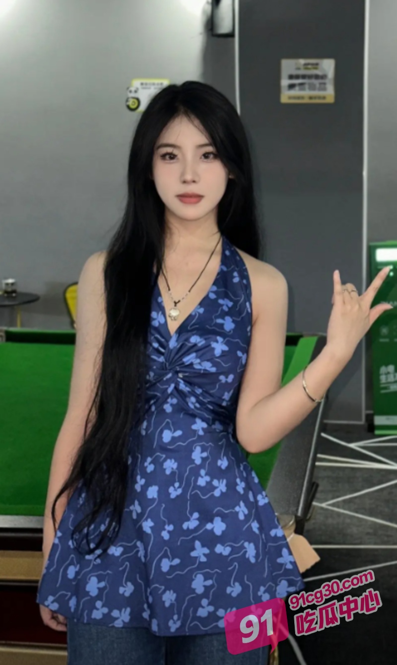 明星颜值川妹子陈若钰遭遇探花偷拍 被曝光好友圈遭遇骚货社死瞬间!