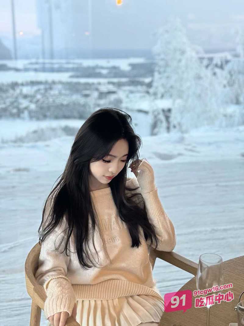合肥大学淫荡美眉林悦思 背着男友约炮 边含着鸡巴边和男友打电话 “我在跑步呢” 配图3