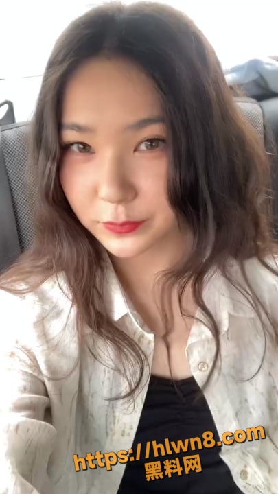 美女主播勾引精神小伙户外打炮 精致的小脸蛋被浓精颜射一脸后还强势后入！