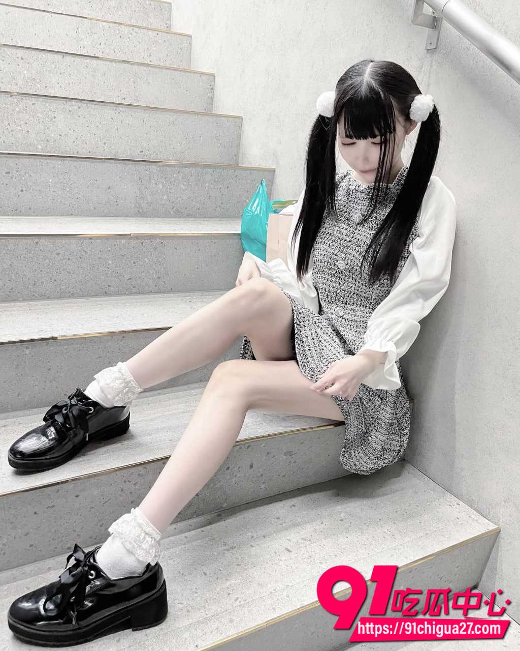 日本知名萝莉女优横宫七海自杀后签约公司疯狂卖遗作 两年拍400多部 尸骨未寒就上架新片