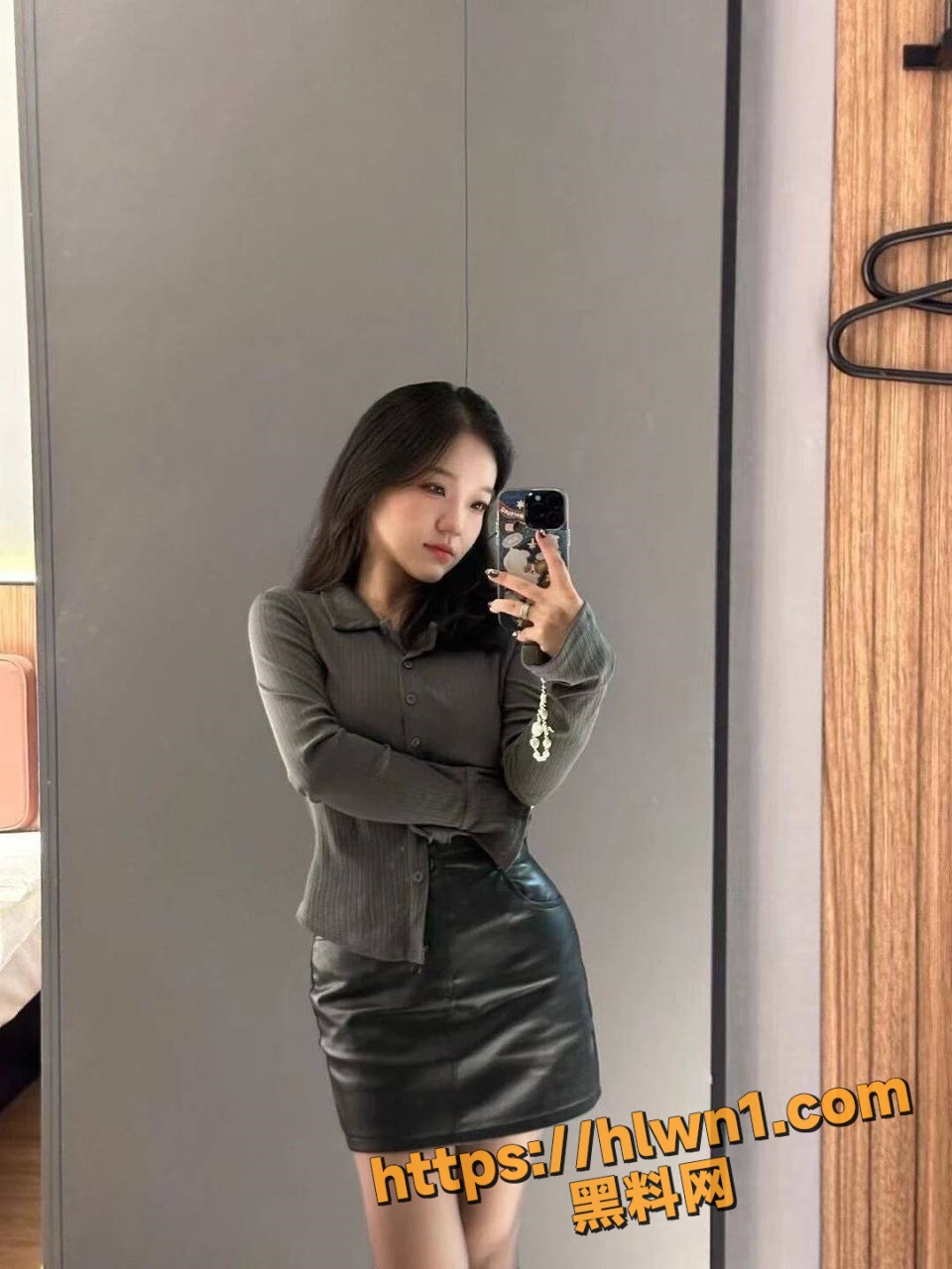 广西女大学生梁慧艳骚鸡一只 被炮友掐脖爆操视频流出 被炮友操得眼神都涣散了！