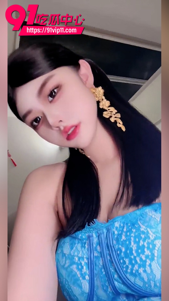 抖音极品女网红Vkvk定制自慰福利2 抖音极品女网红Vkvk定制自慰福利2