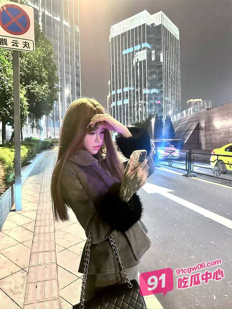 山东大学女老师李海晓 被三个男大灌醉轮奸内射 骚逼里最后灌满了男大们的精液！ 配图2