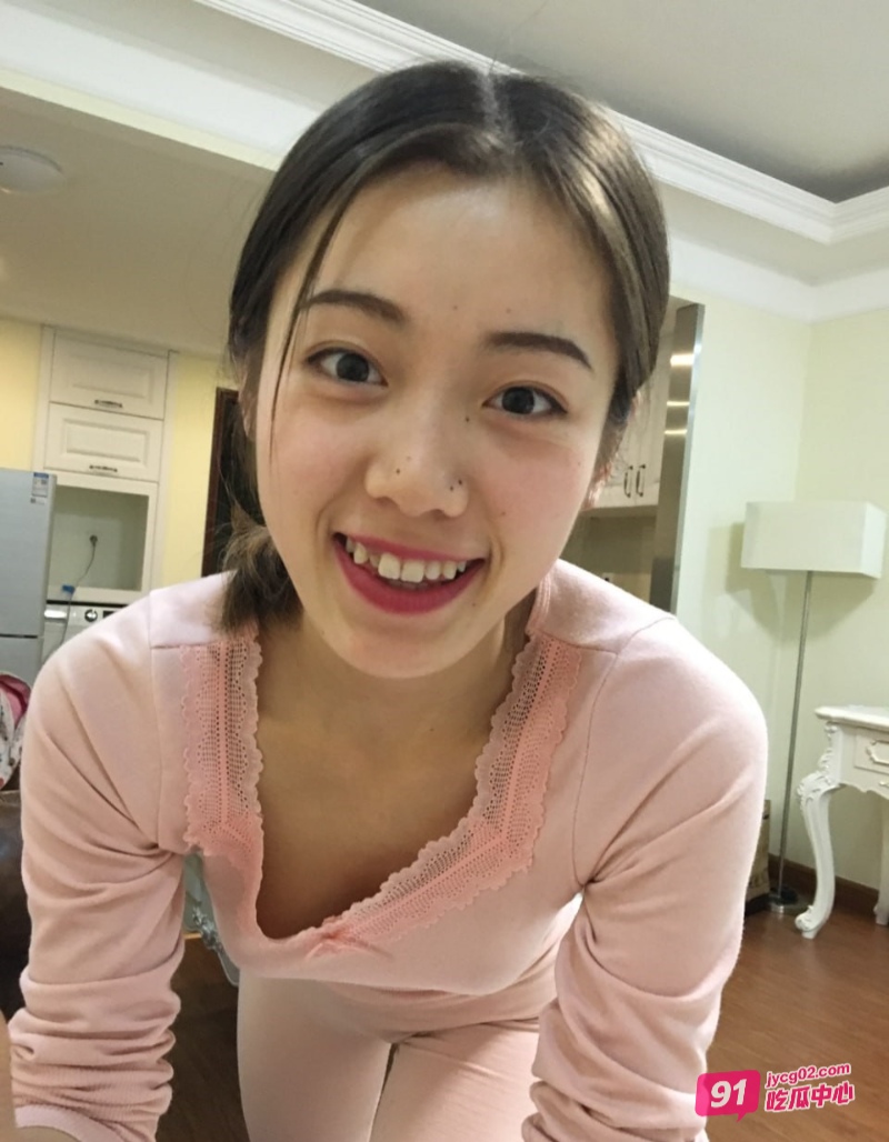 湖南韩亚超婚前 让前男友享用自己的蜜穴～ 配图2