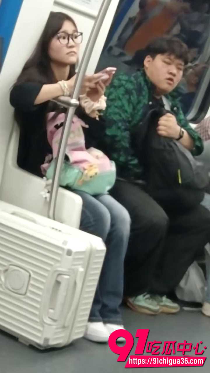地铁反差猛男公开打飞机6