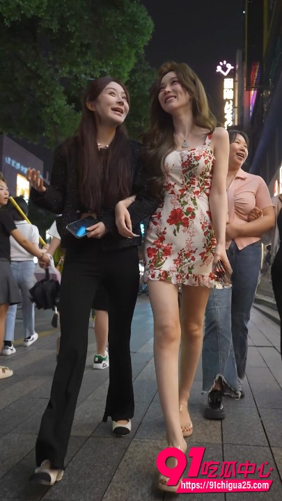 街拍抄底高颜值网红2 街拍抄底高颜值网红2