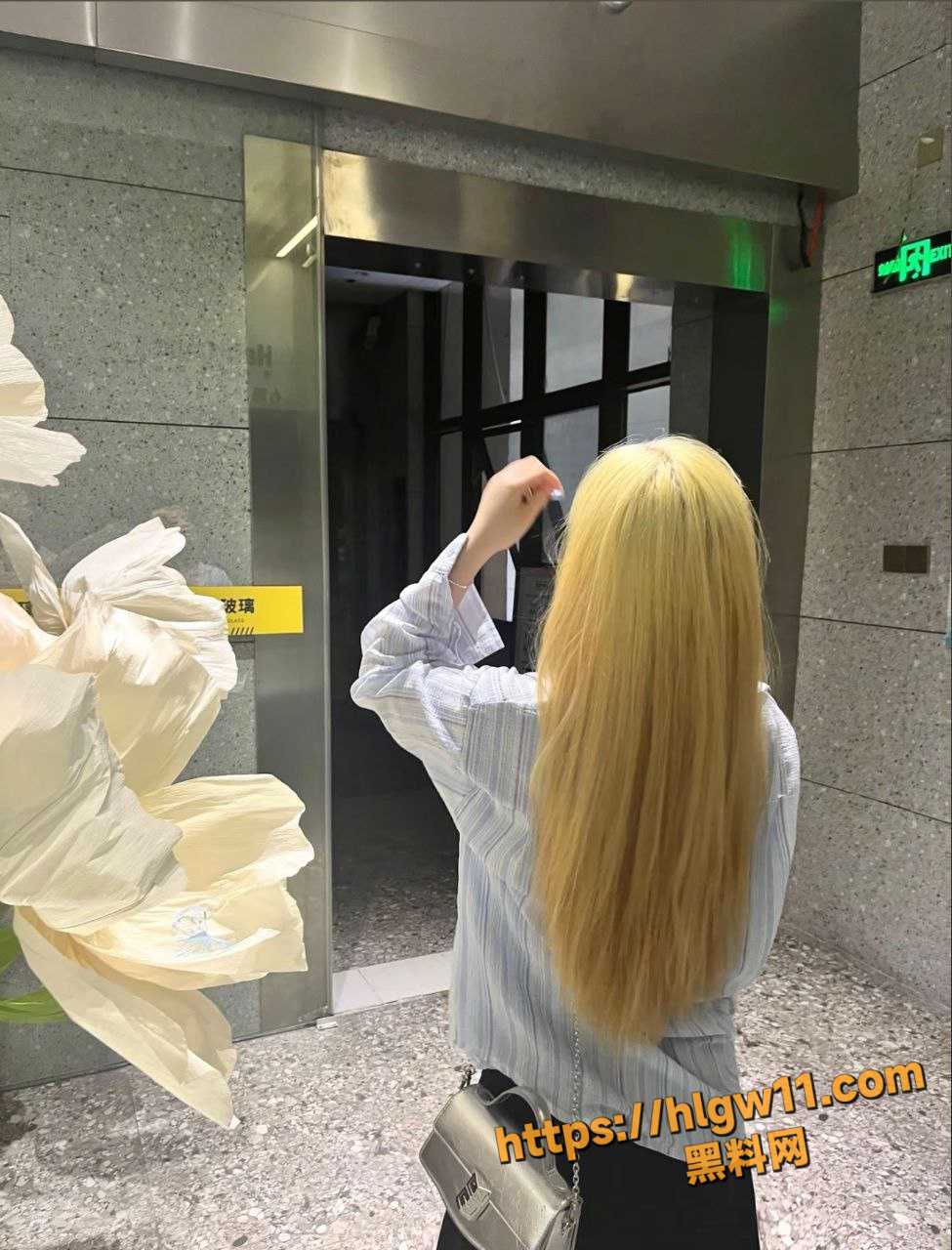 湖南衡阳纹身精神小妹董欣献身社会大哥想要得到好处被大哥爆出 私密视频流出！
